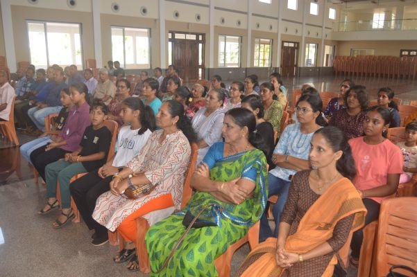 Moodubelle Parishioners Accord Heartfelt Farewell to Fr. Rickson Monteiro - Photo 15