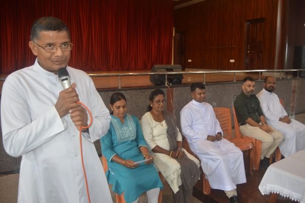 Moodubelle Parishioners Accord Heartfelt Farewell to Fr. Rickson Monteiro - Photo 13