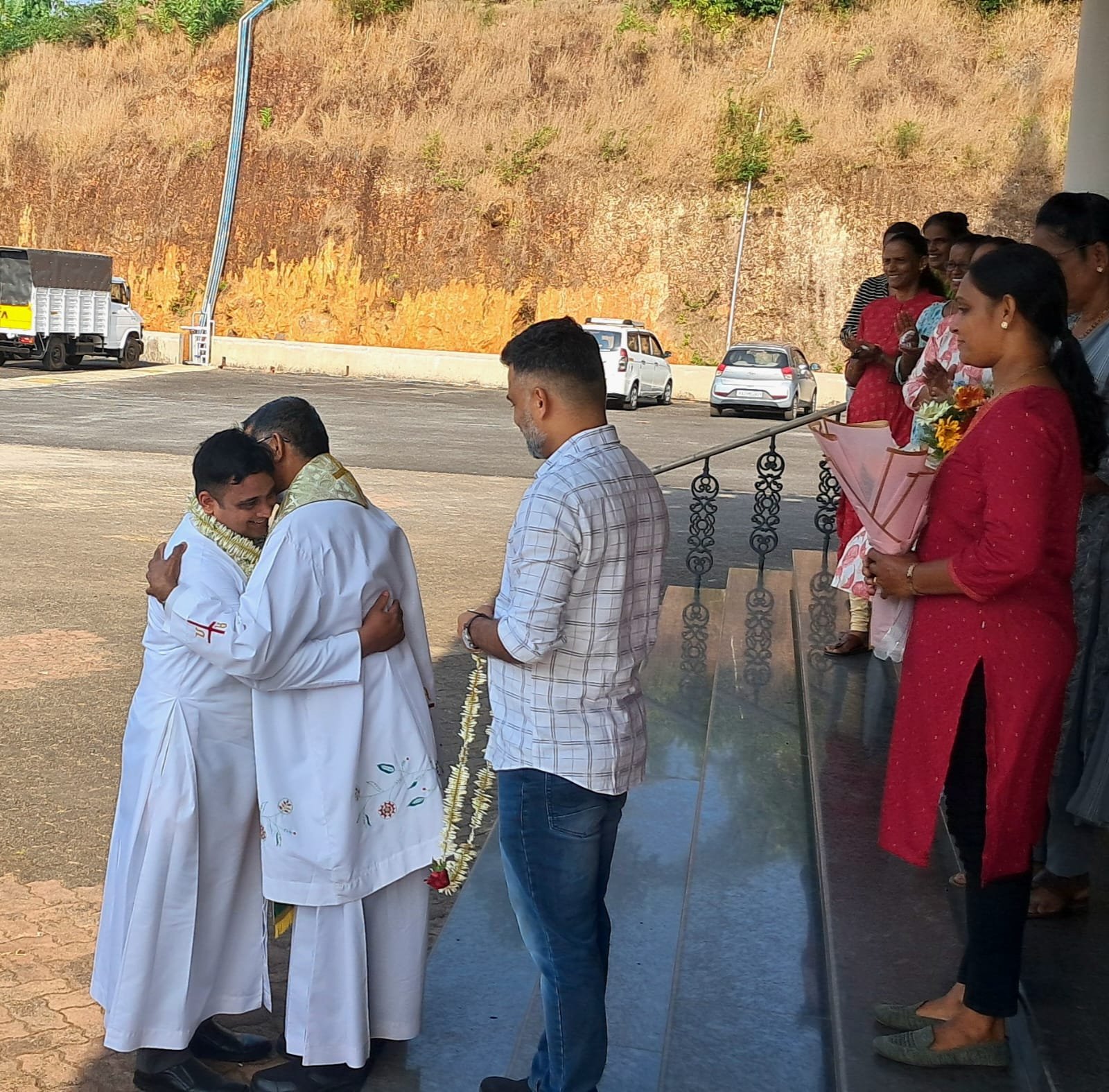 Moodubelle Parishioners Extend Warm Welcome to New Assistant Parish Priest Rev. Fr. Stephan Rodriguez - Photo 2